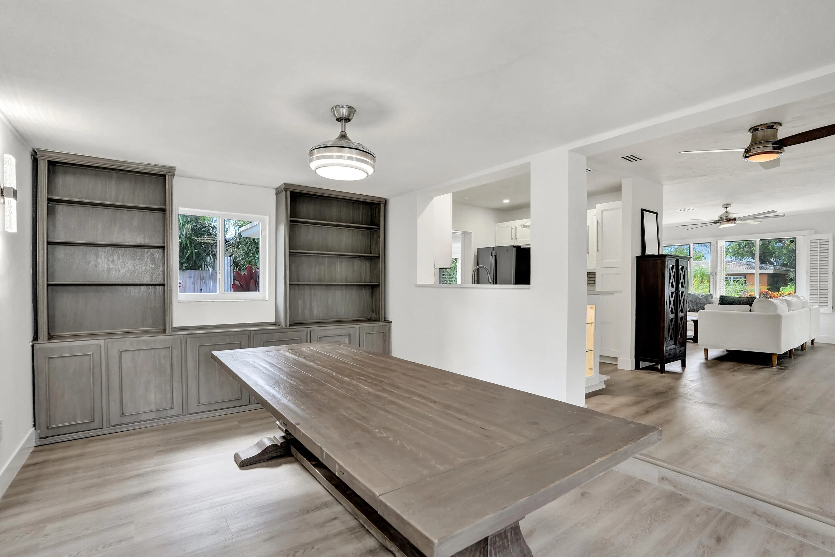 Dining/kitchen area