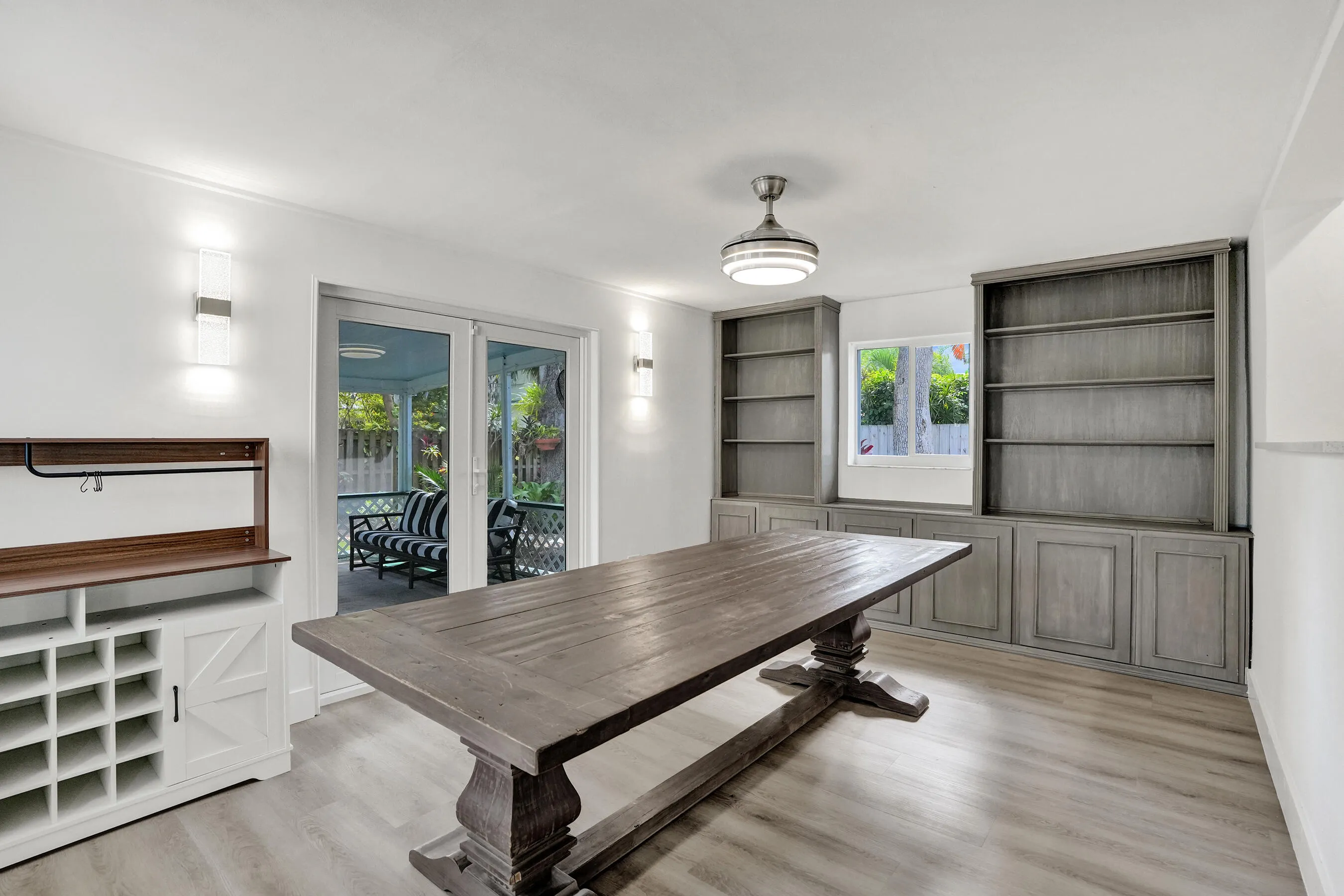 Dining area with door to screened patio