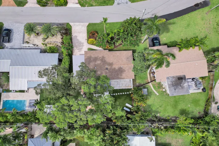 Aerial View. Lot: 7,565 sqft