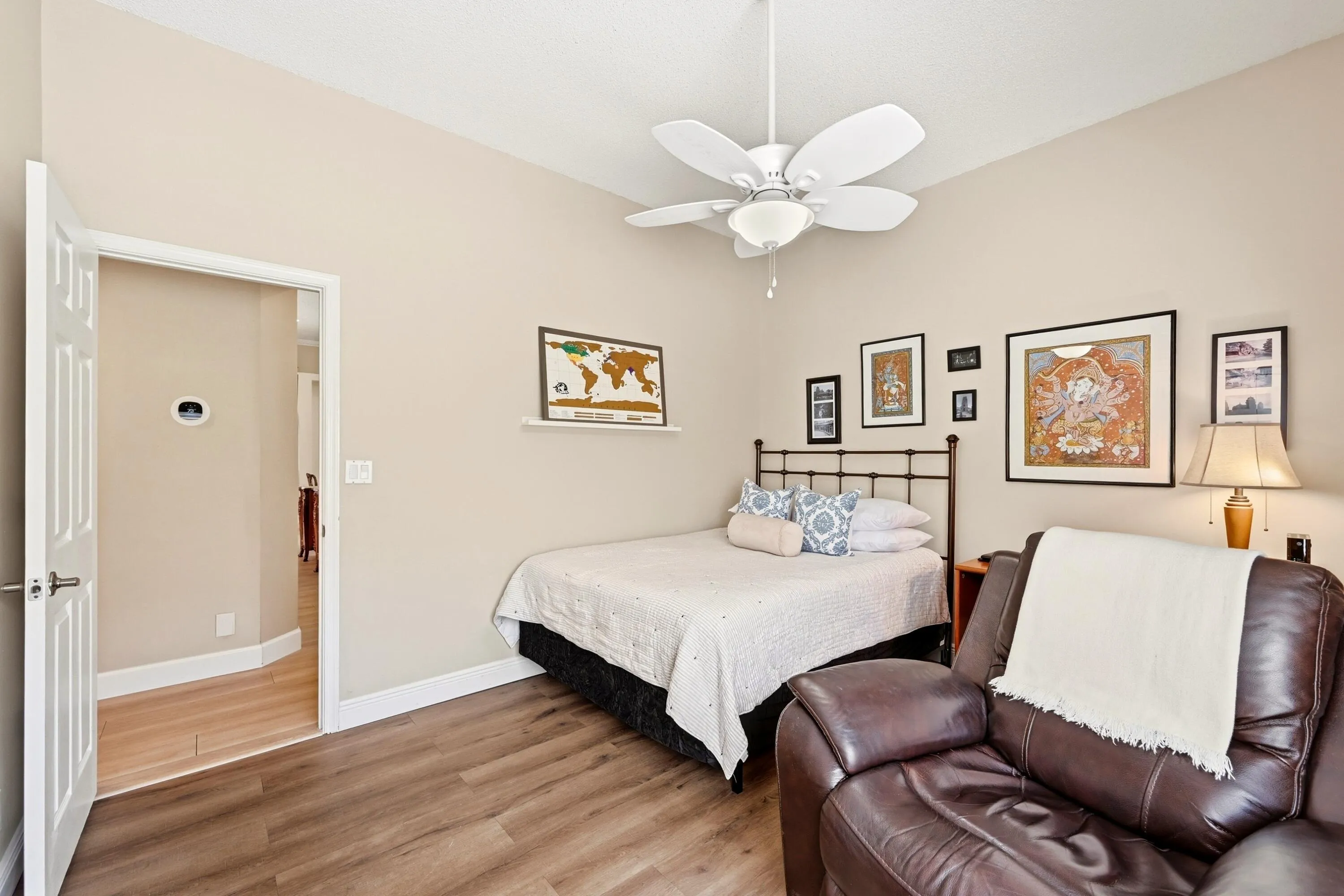 39_bedroom