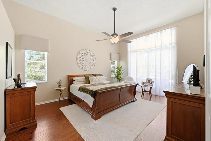 22_primary bedroom