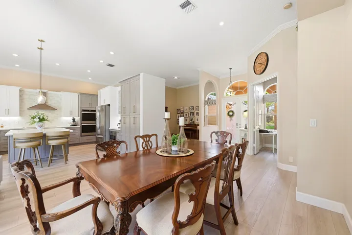 11_dining area