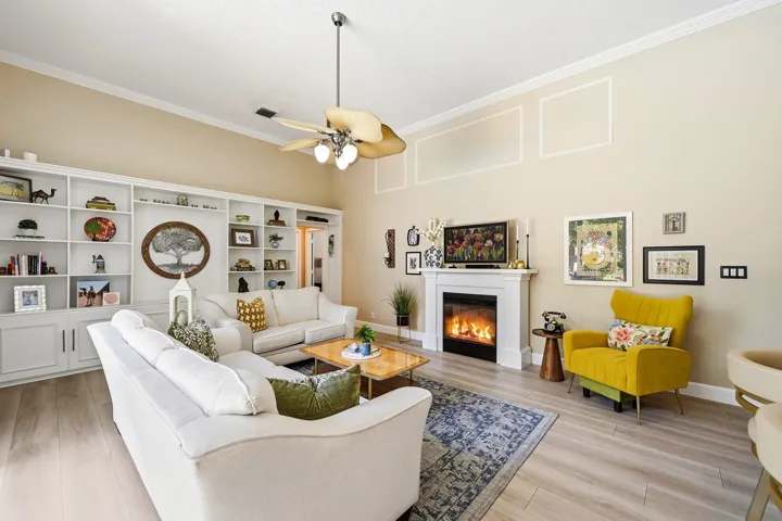 18_living room