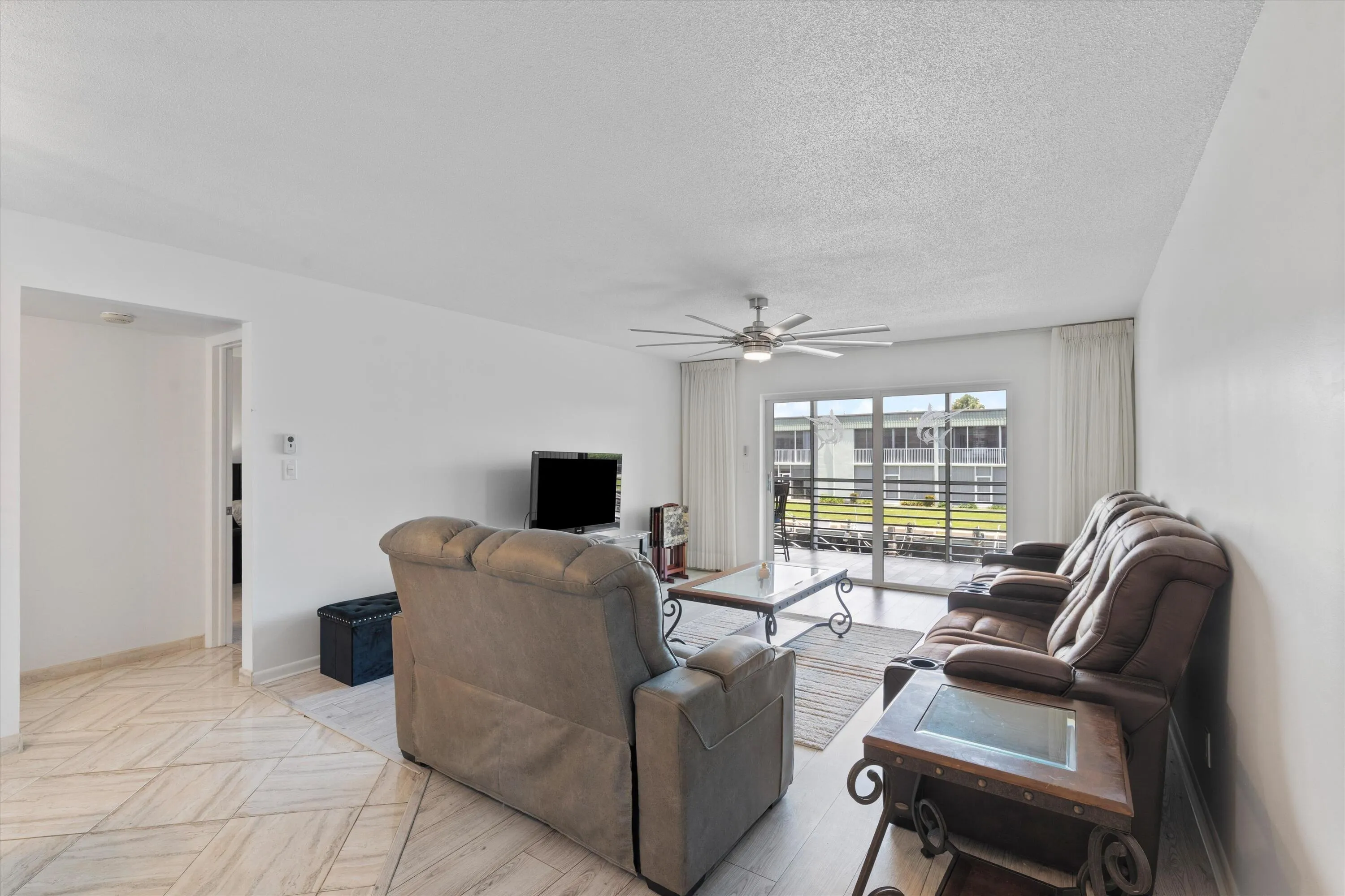 05-117 Lehane TErr #210 NPB, FL-107