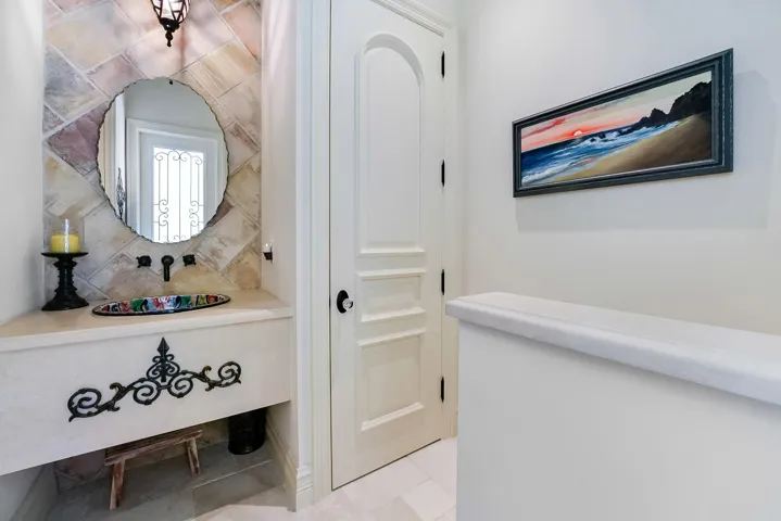 Cabana half-bath