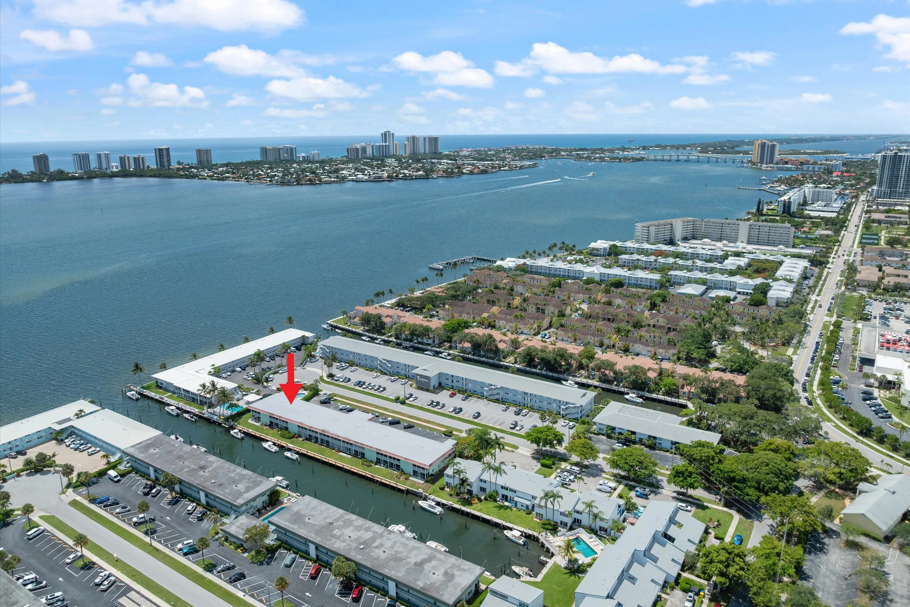 28-117 Lehane TErr #210 NPB, FL-904