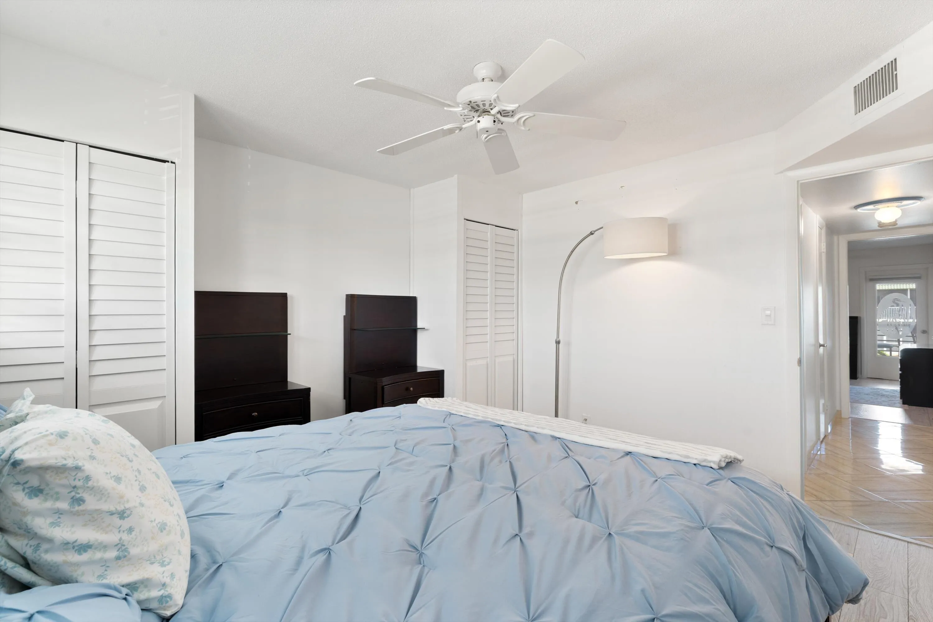 20-117 Lehane TErr #210 NPB, FL-120