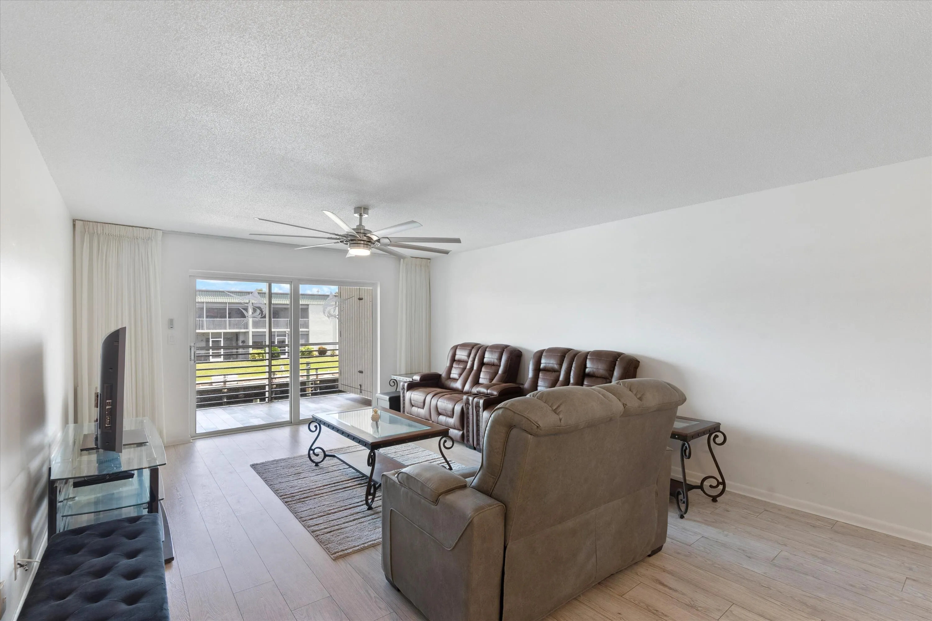 04-117 Lehane TErr #210 NPB, FL-106