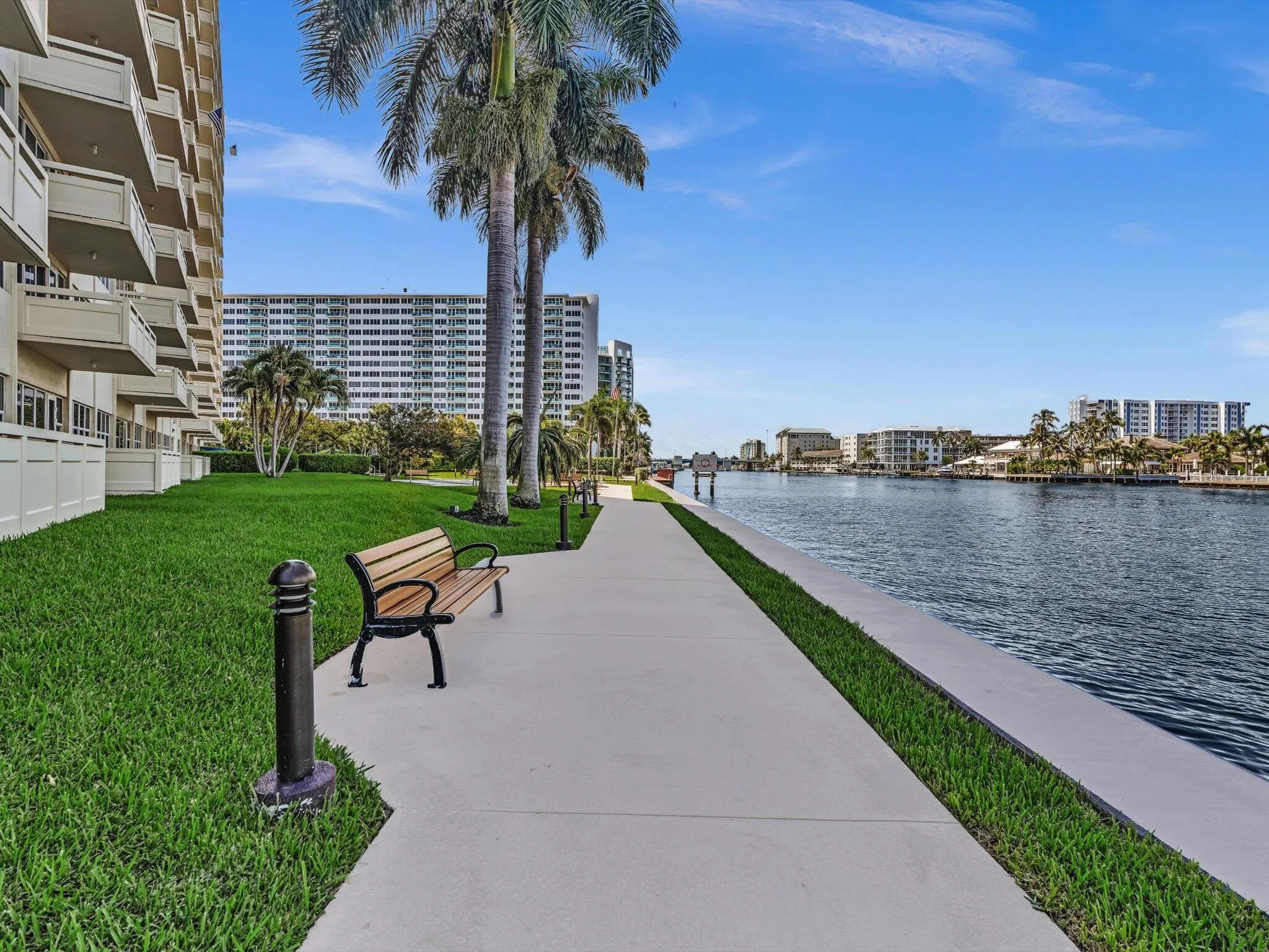 450 ft direct IntraCoastal