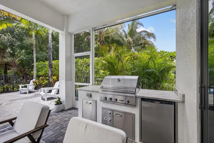 Outdoor Kitchen