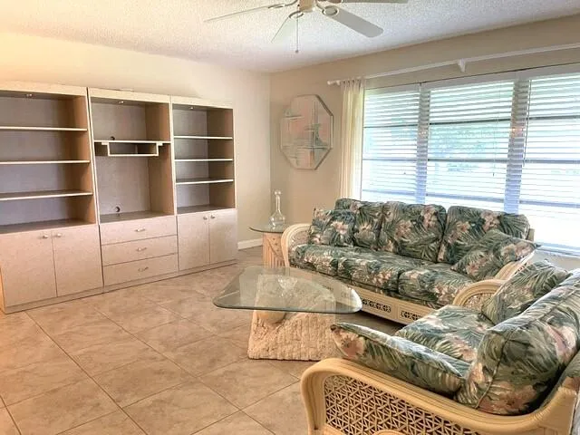 Living room 1