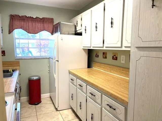 Galley Kitchen 2