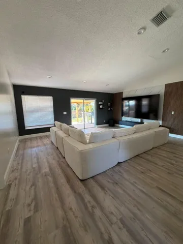 Family room 1