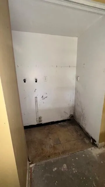 washer and drywer room