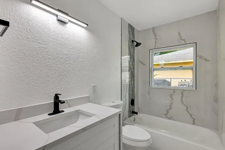 25-web-or-mls-5P1A10107
