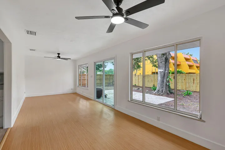 22-web-or-mls-5P1A10067