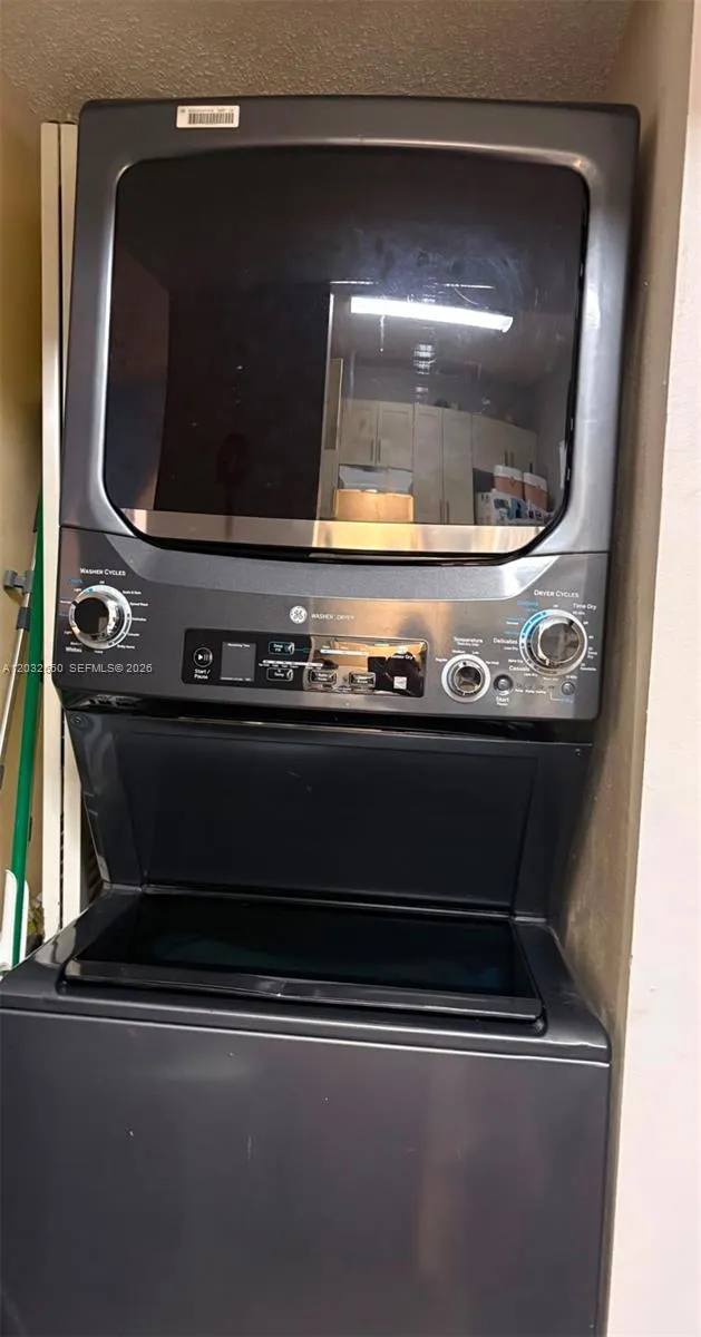 LARGE GE WASHER & DRYER