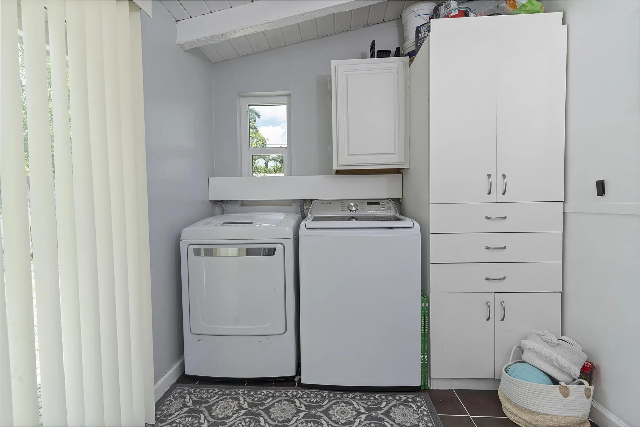 2807 SW 14th St - 059