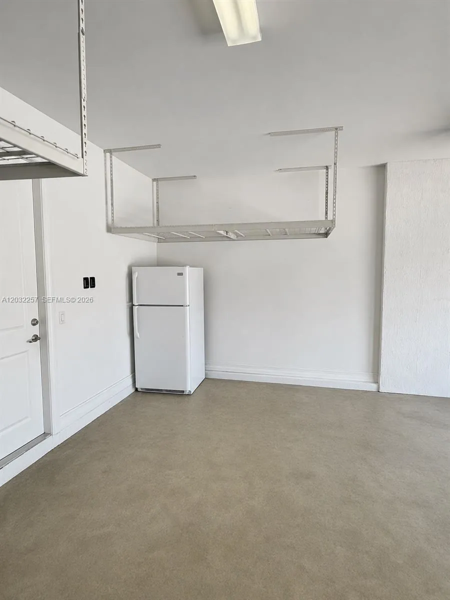 Property photo 376