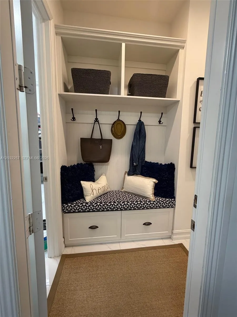 Property photo 201