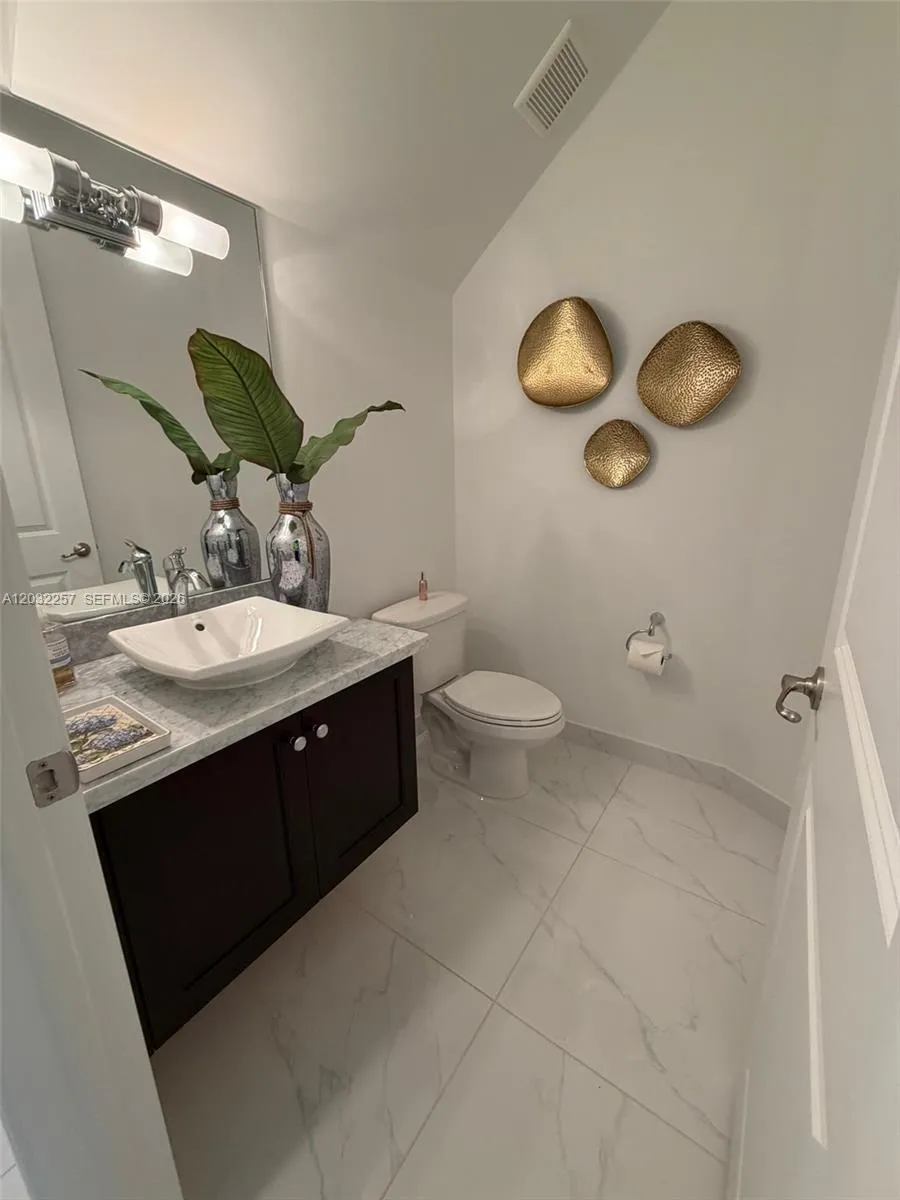 Property photo 200