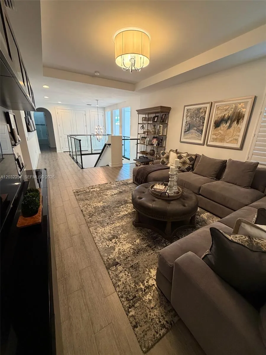 Property photo 240