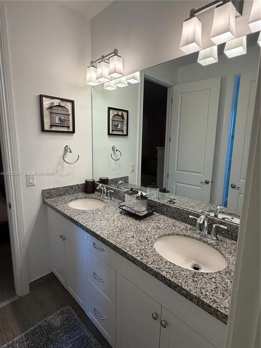 Property photo 263