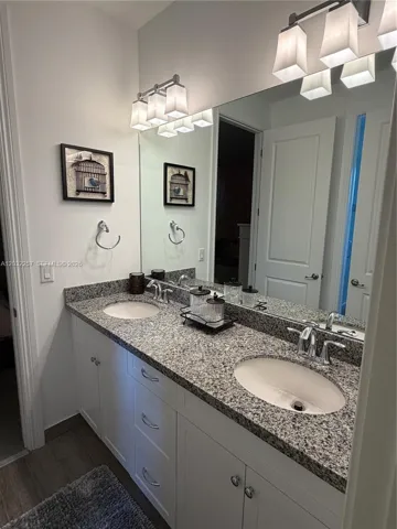 BATHROOM #3 - JACK AND JILL BATHROOM BETWEEN BEDROOMS #2 AND #3