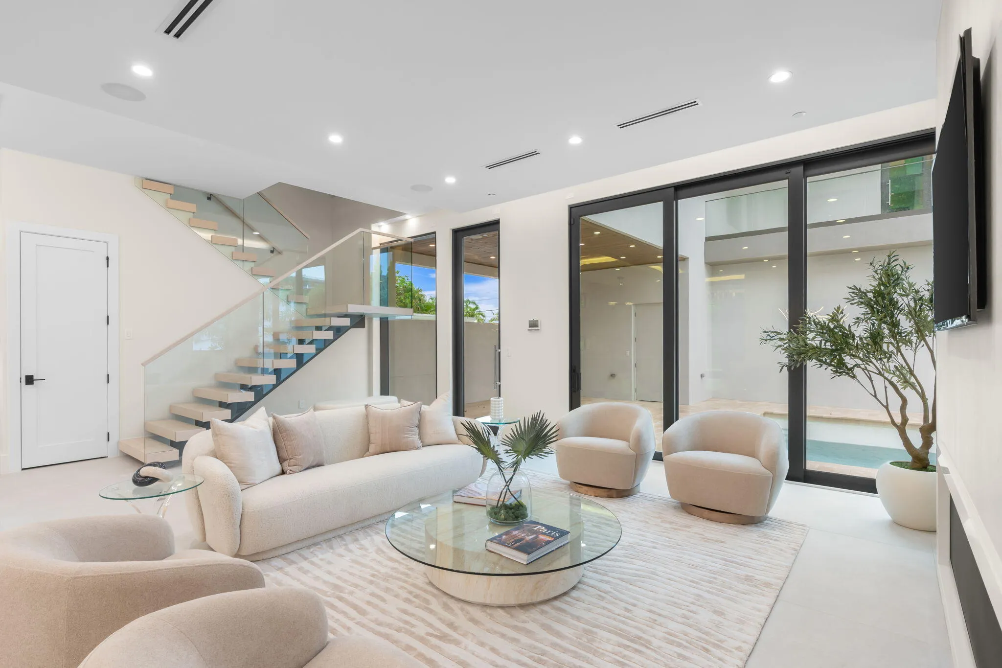 4 Living Room