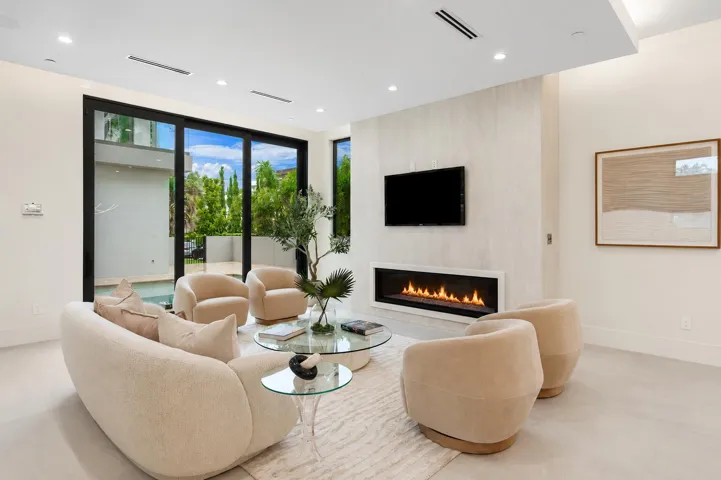 5 Living Room