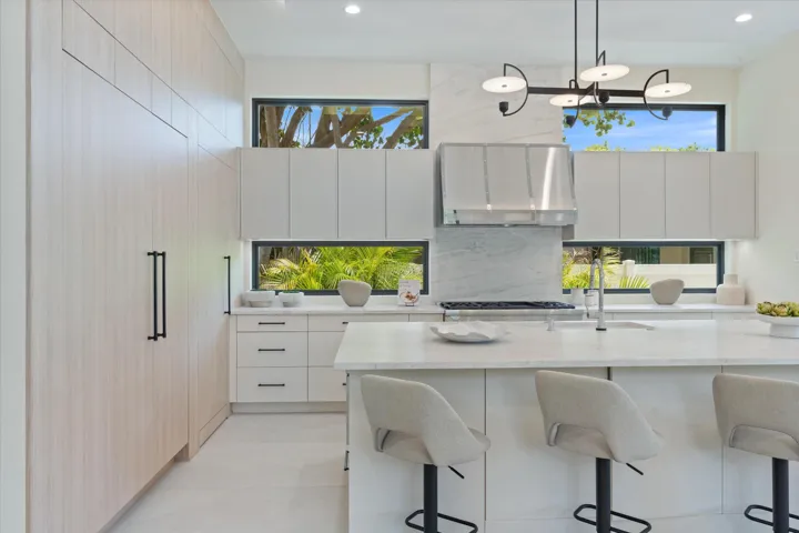 11 Kitchen