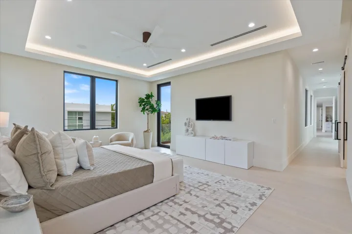 22 Primary Bedroom