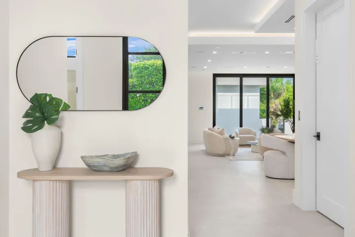 58 Foyer