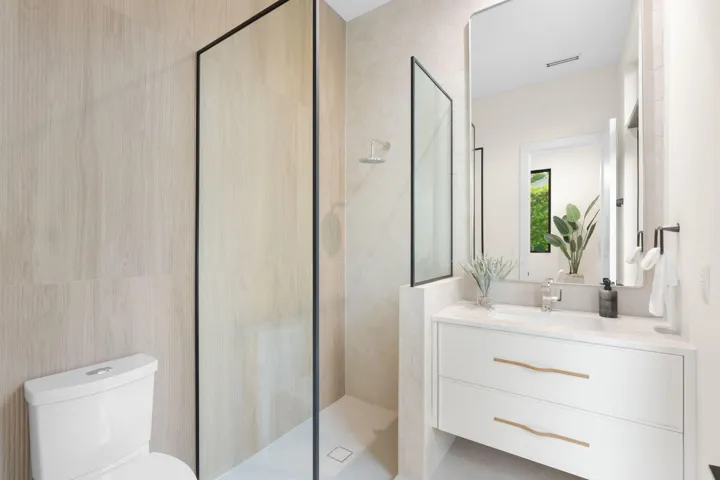 37 Bathroom 5