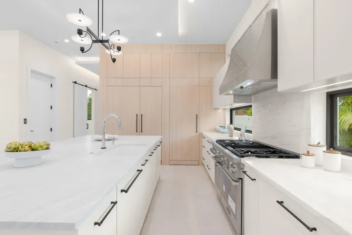 12 Kitchen
