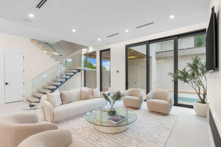 4 Living Room