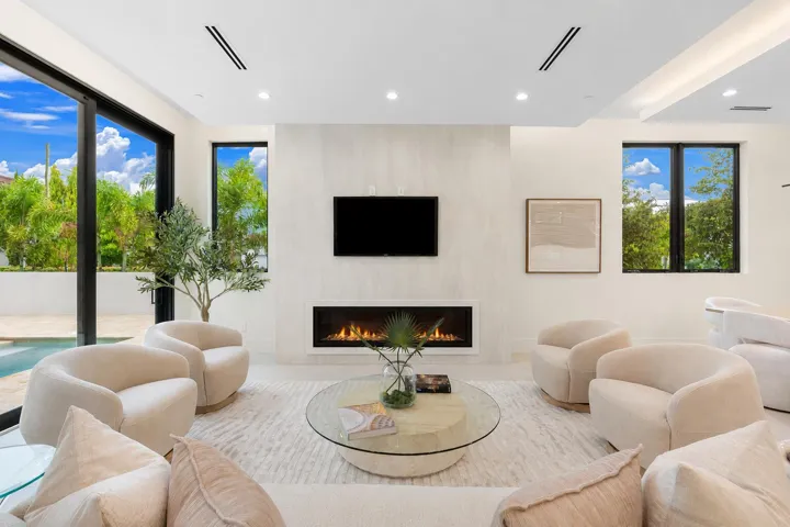6 Living Room