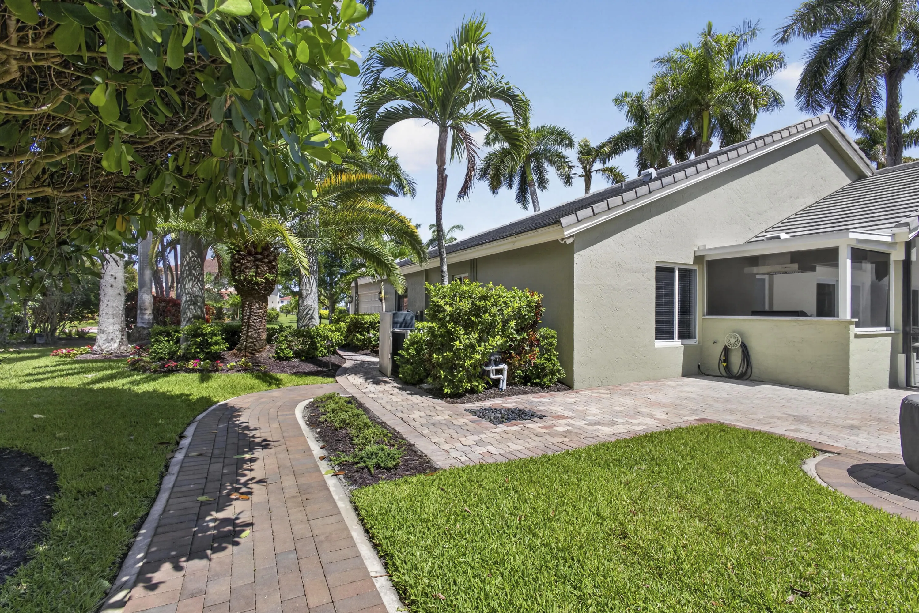 V1 38 Lovely Landscaping 63-print-BS1A62