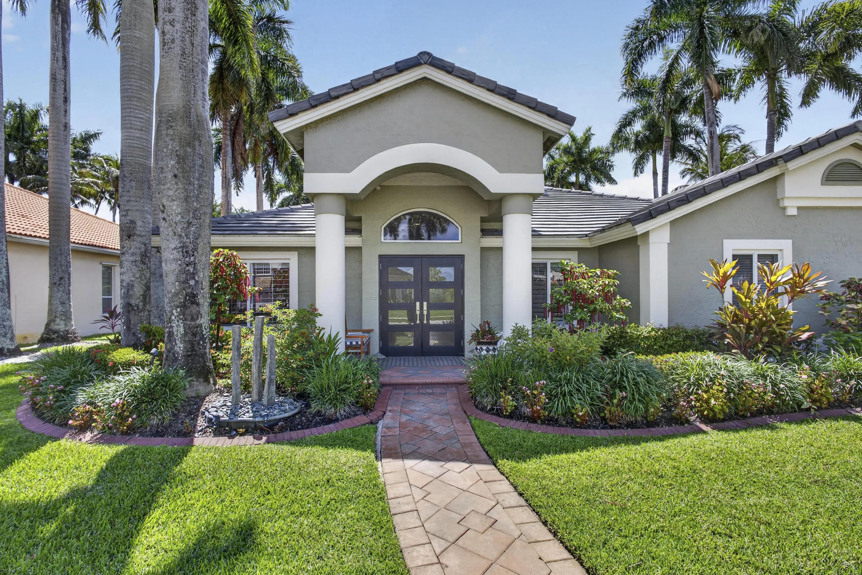 V1 6 Front Entry 9-print-BS1A6352