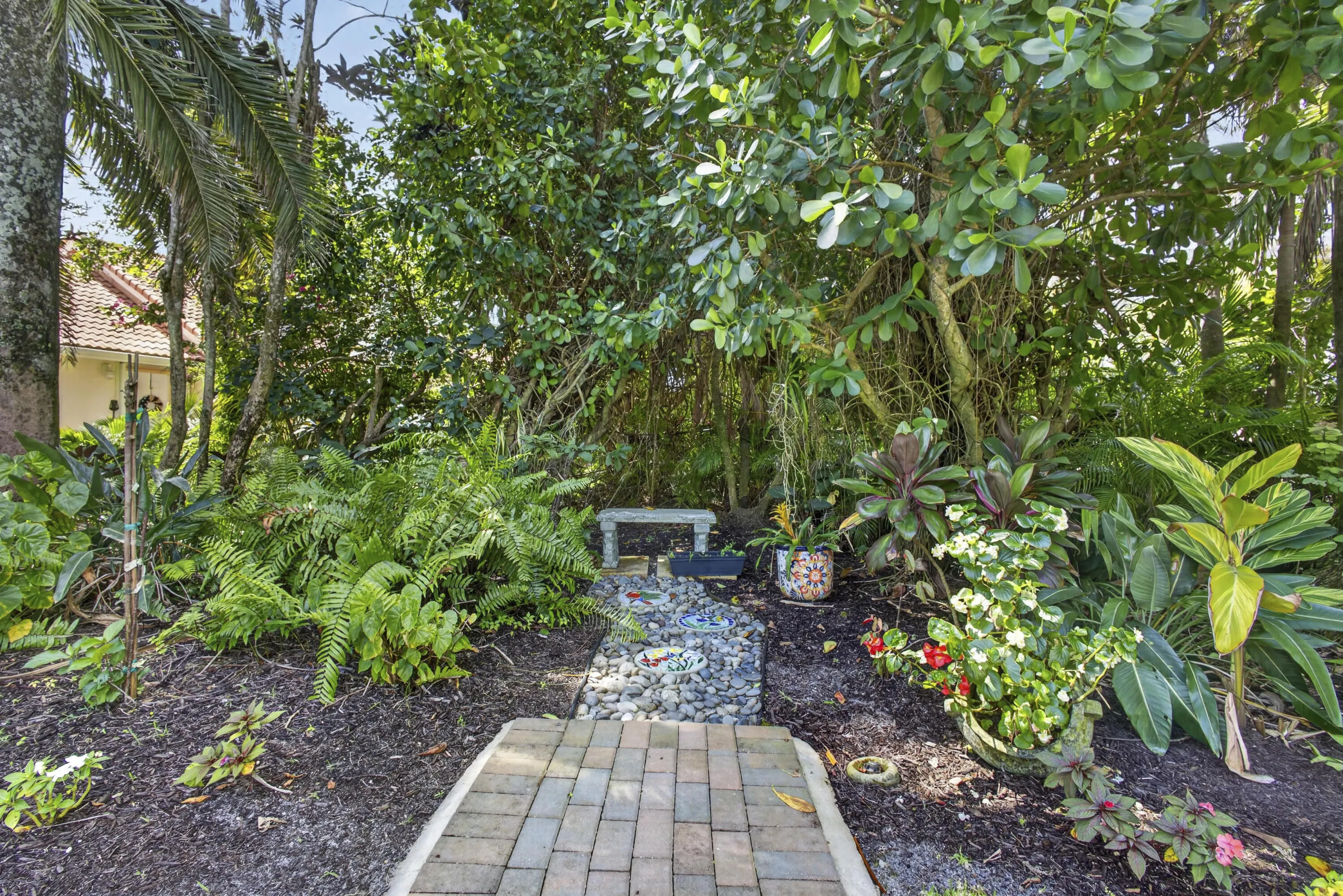 V1 36 Peaceful Grounds 61-print-BS1A6263