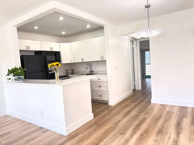 Kitchen & Dining Area