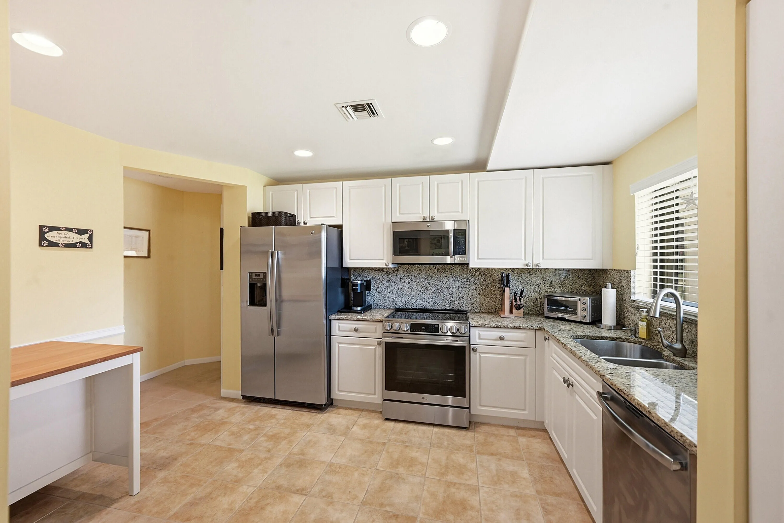 22 Kitchen