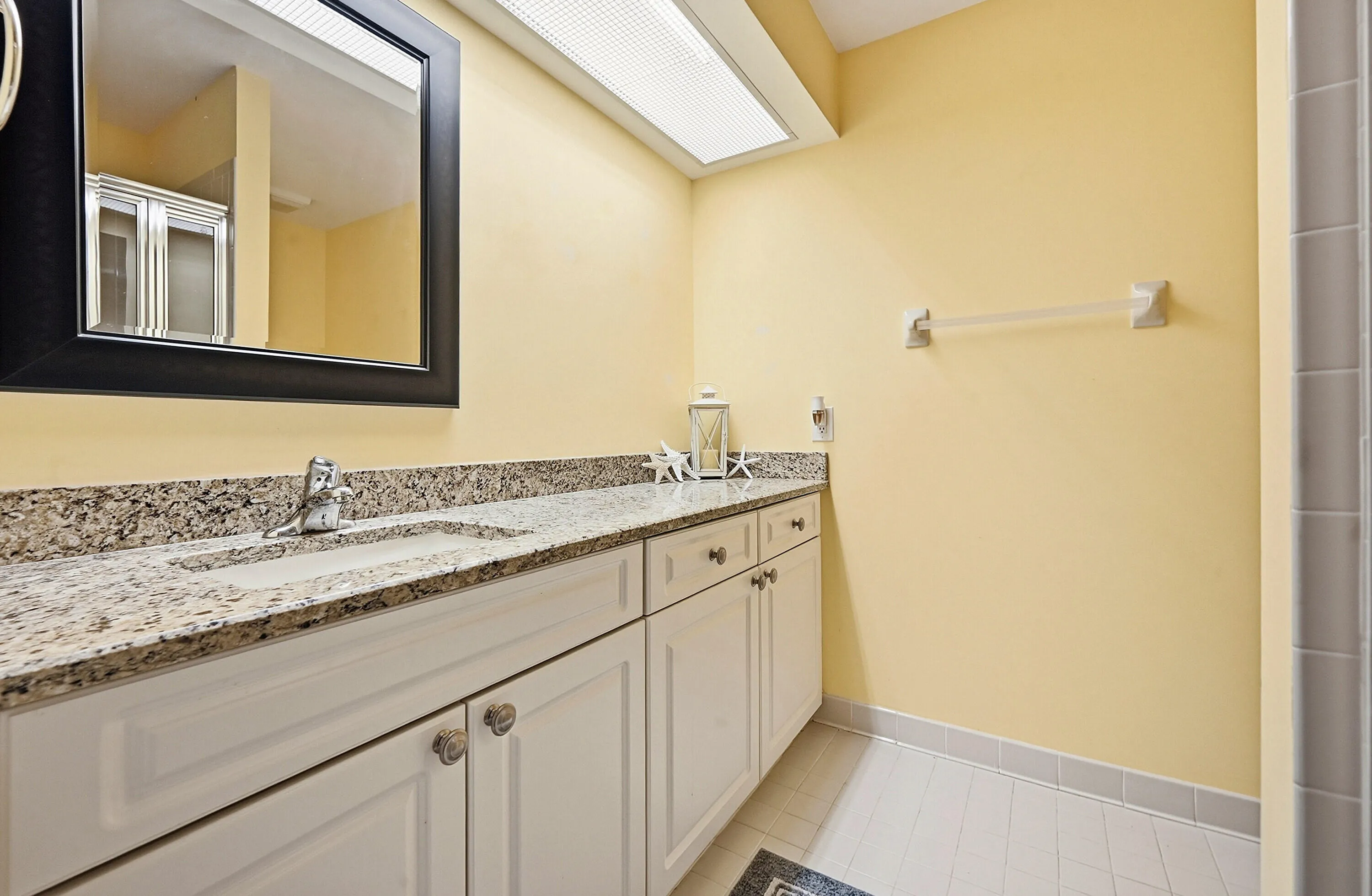 22 Guest Bath