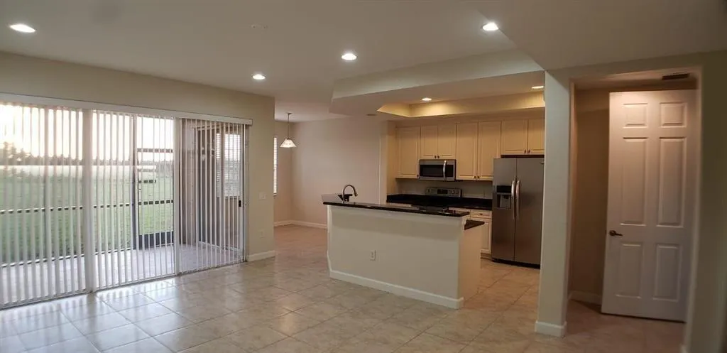 Kitchen_Overview_2