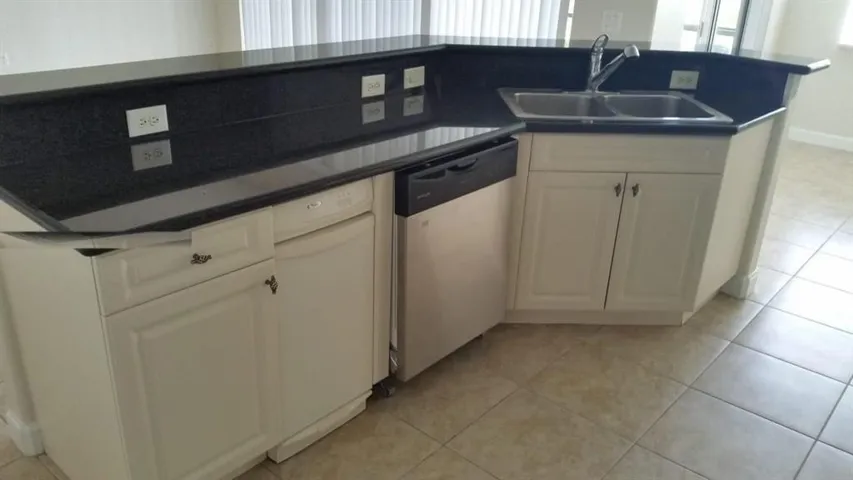 Kitchen 4