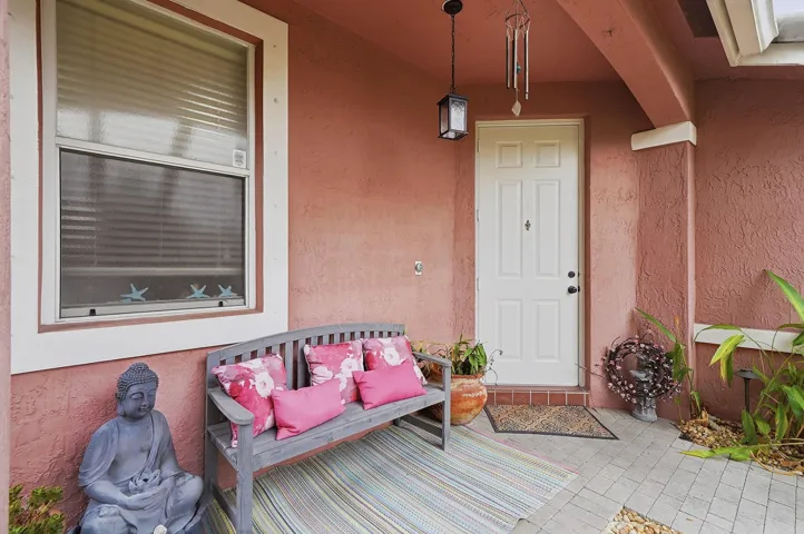 06_exterior entry