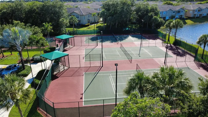 CLUB HOUSE