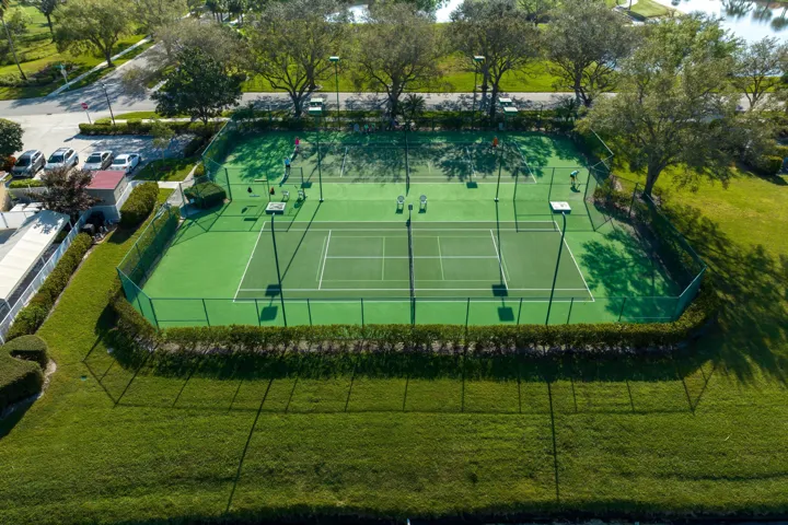 Pickelball/Tennis courts