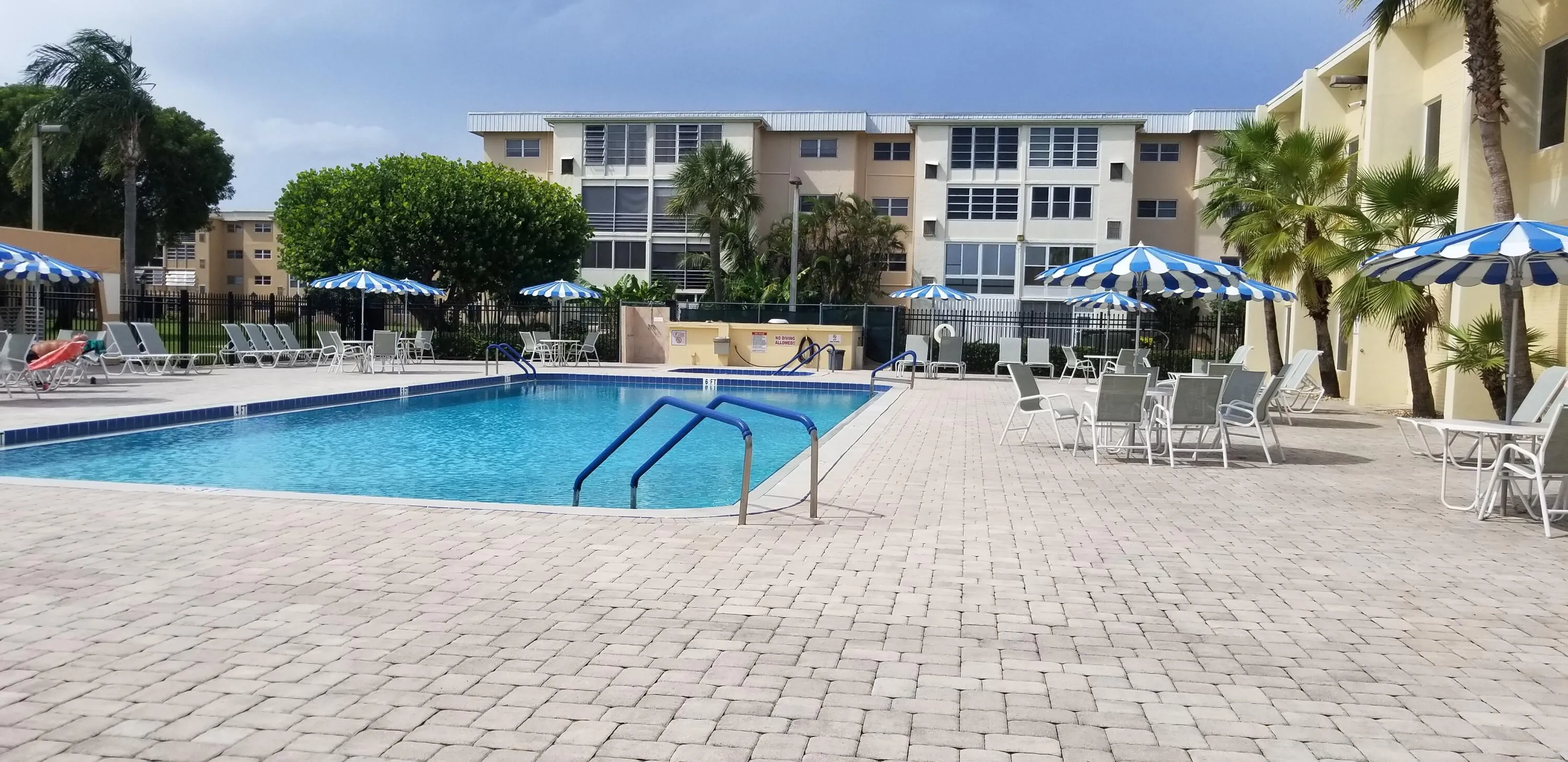 Swimming Pool and Jacuzzi