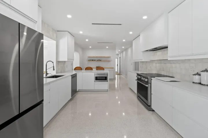 3315NE31stAve(28)